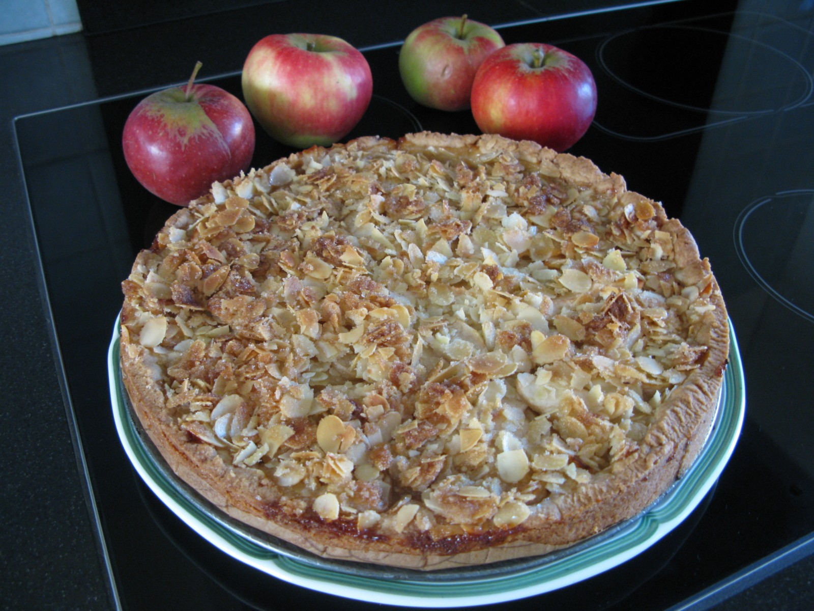 Apfel-Mandel Kuchen - Erlebnisbauernhof Gertrudenhof